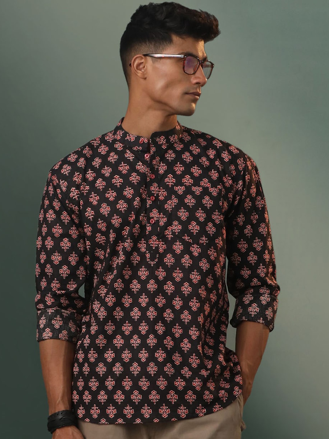 

VASTRAMAY Ethnic Motifs Printed Mandarin Collar Straight Kurta, Black