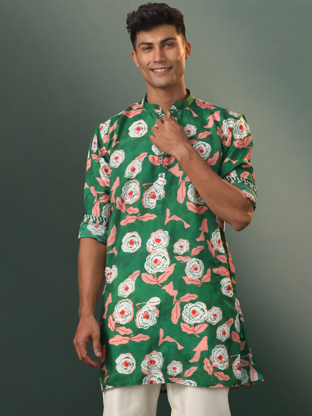 

VASTRAMAY Floral Printed Mandarin Collar Straight Kurta, Green