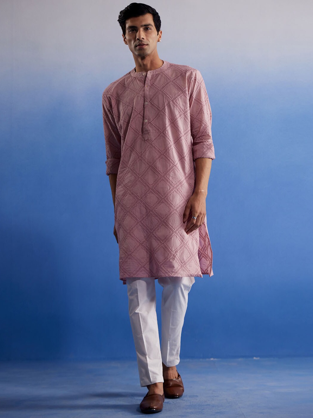 

VASTRAMAY Men Schiffli Embroidered Cotton Kurta With Pyjama, Pink