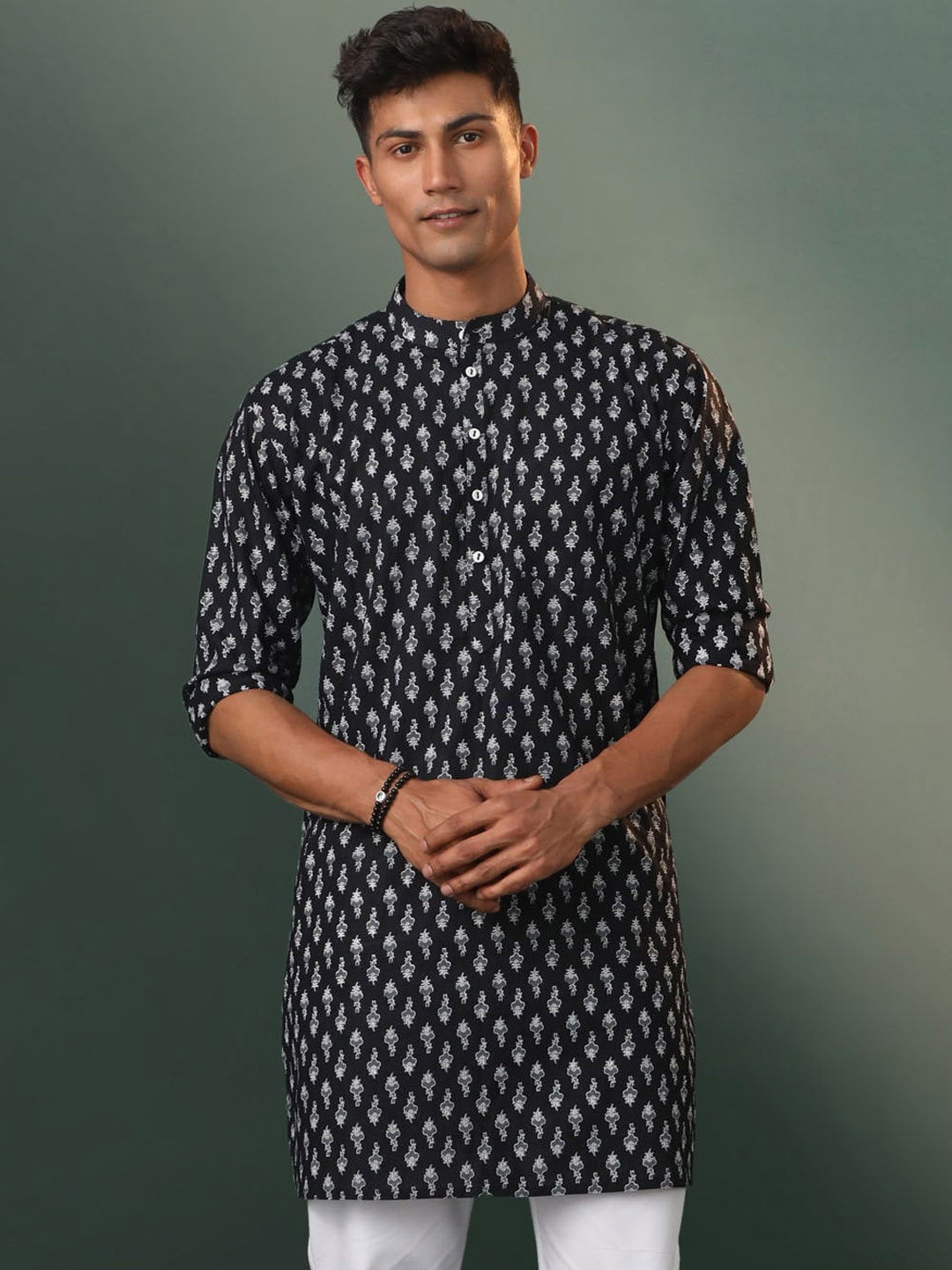 VASTRAMAY Paisley Mirror Work Cotton Pathani Kurta, Black