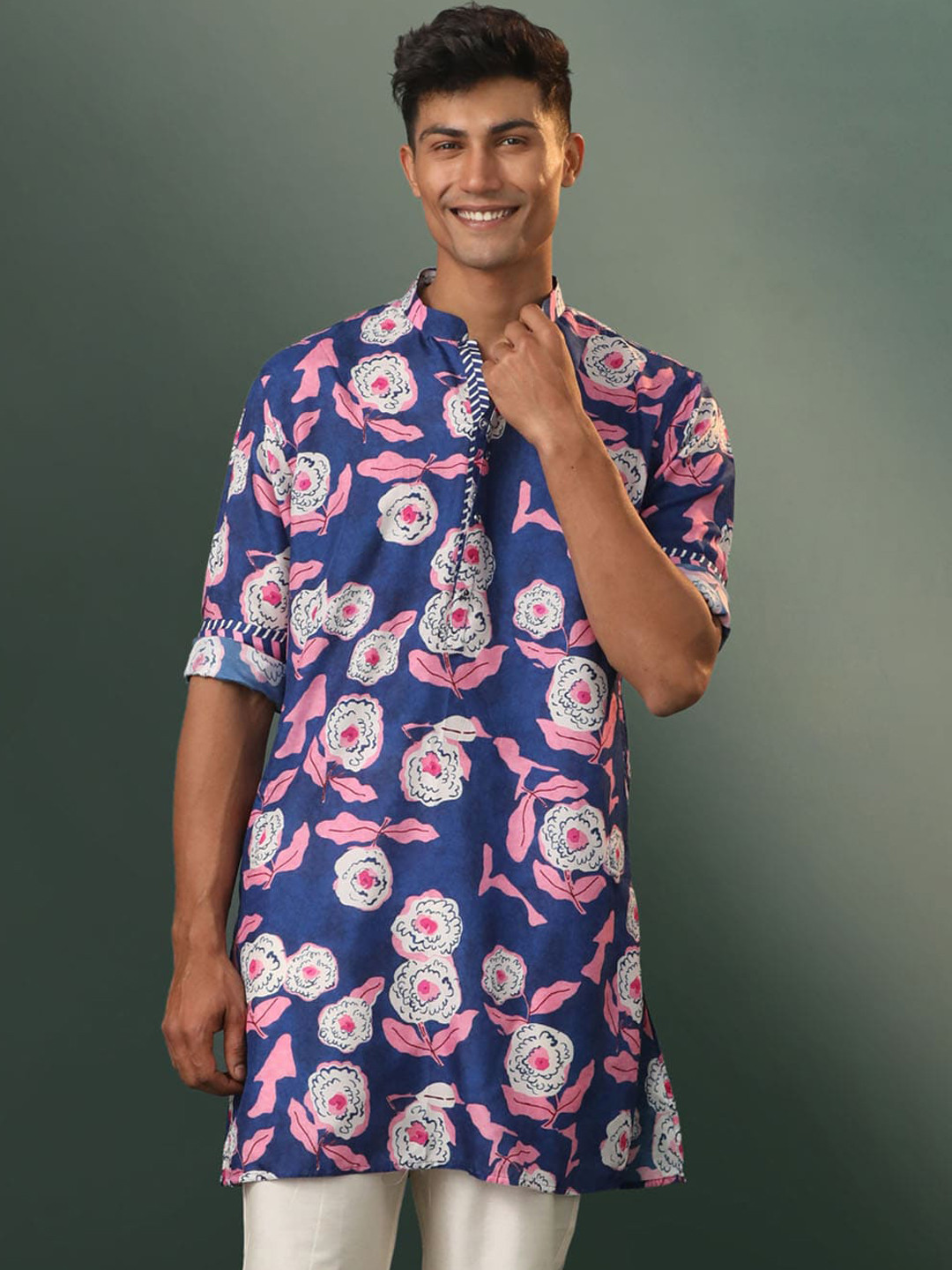 

VASTRAMAY Floral Printed Mandarin Collar Straight Kurta, Navy blue