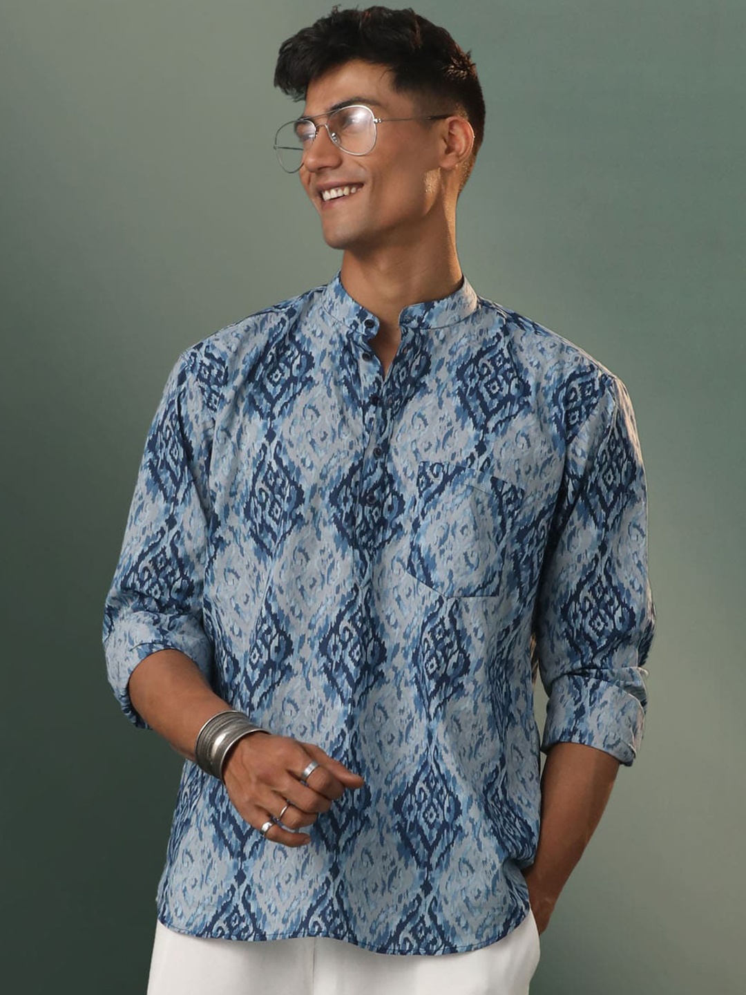 

VASTRAMAY Ethnic Motifs Printed Mandarin Collar Straight Short Kurta, Blue