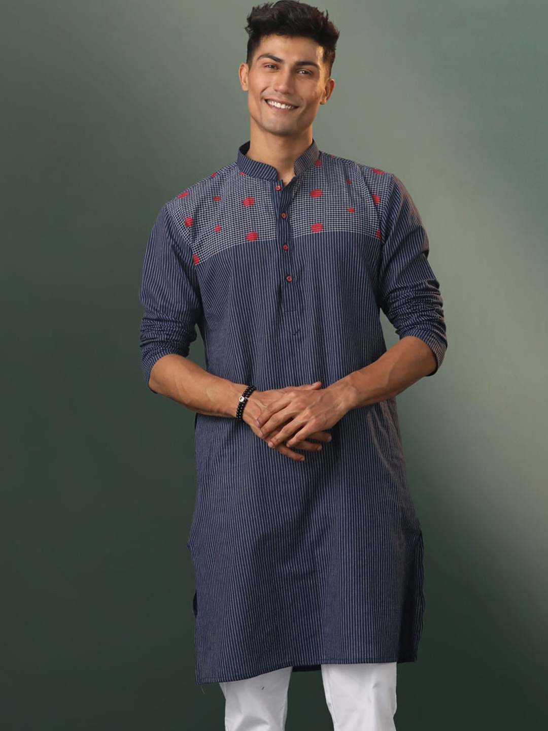 

VASTRAMAY Mandarin Collar Thread Work Cotton Straight Kurta, Navy blue