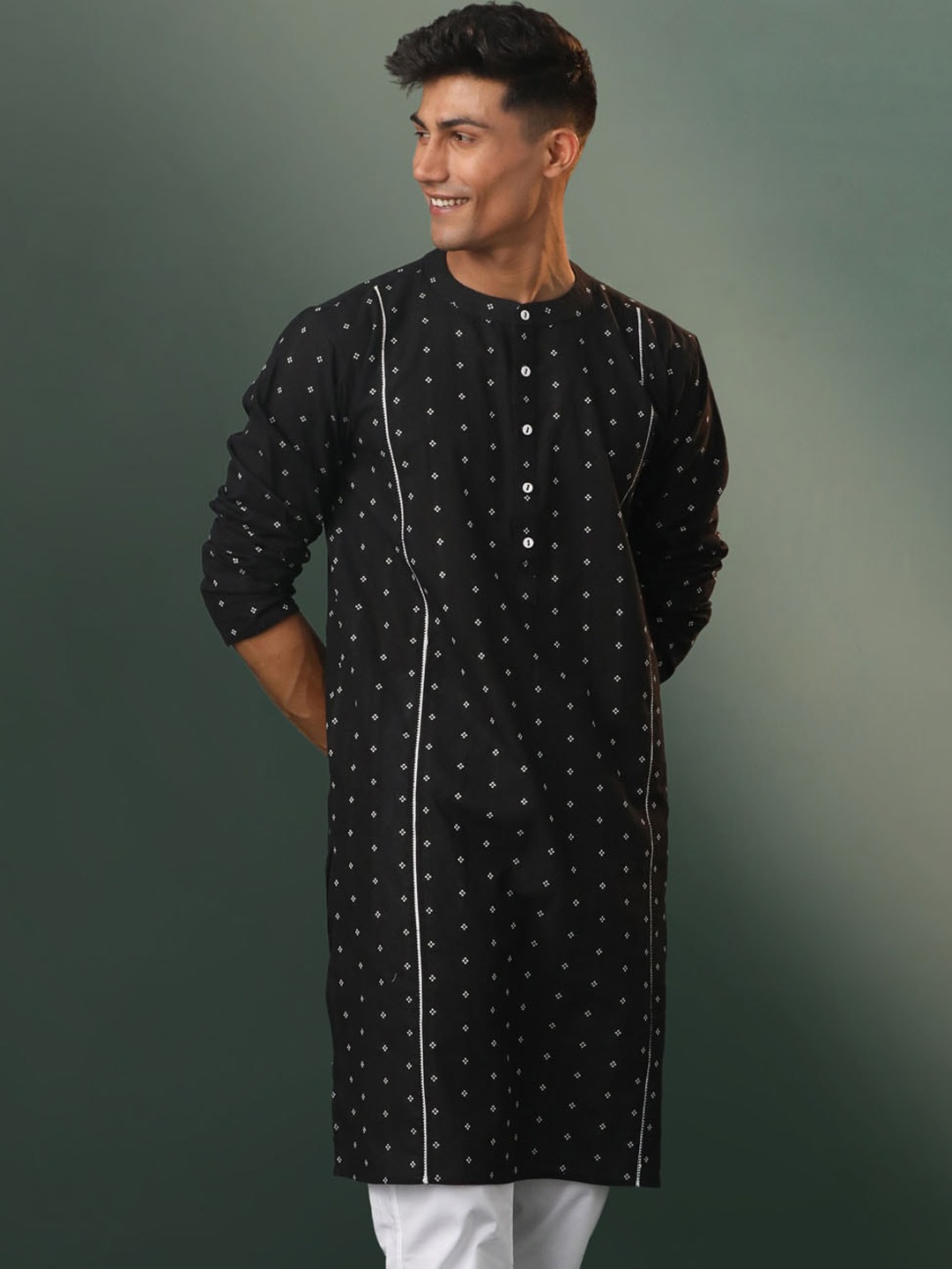 

VASTRAMAY Geometric Regular Sleeves Cotton Straight Kurta, Black