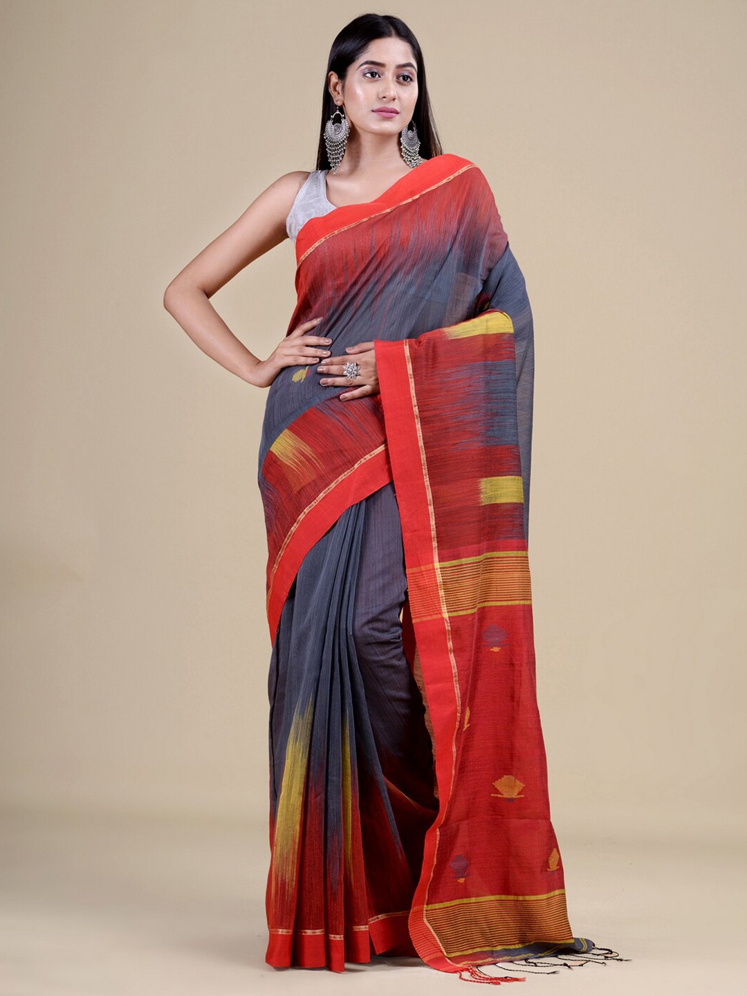 

HOUSE OF ARLI Woven Design Zari Saree, Grey