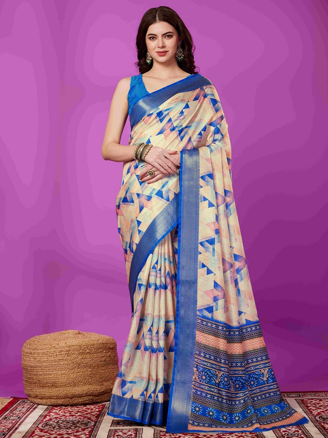 

ZILVIRA Geometric Printed Zari Saree, Blue