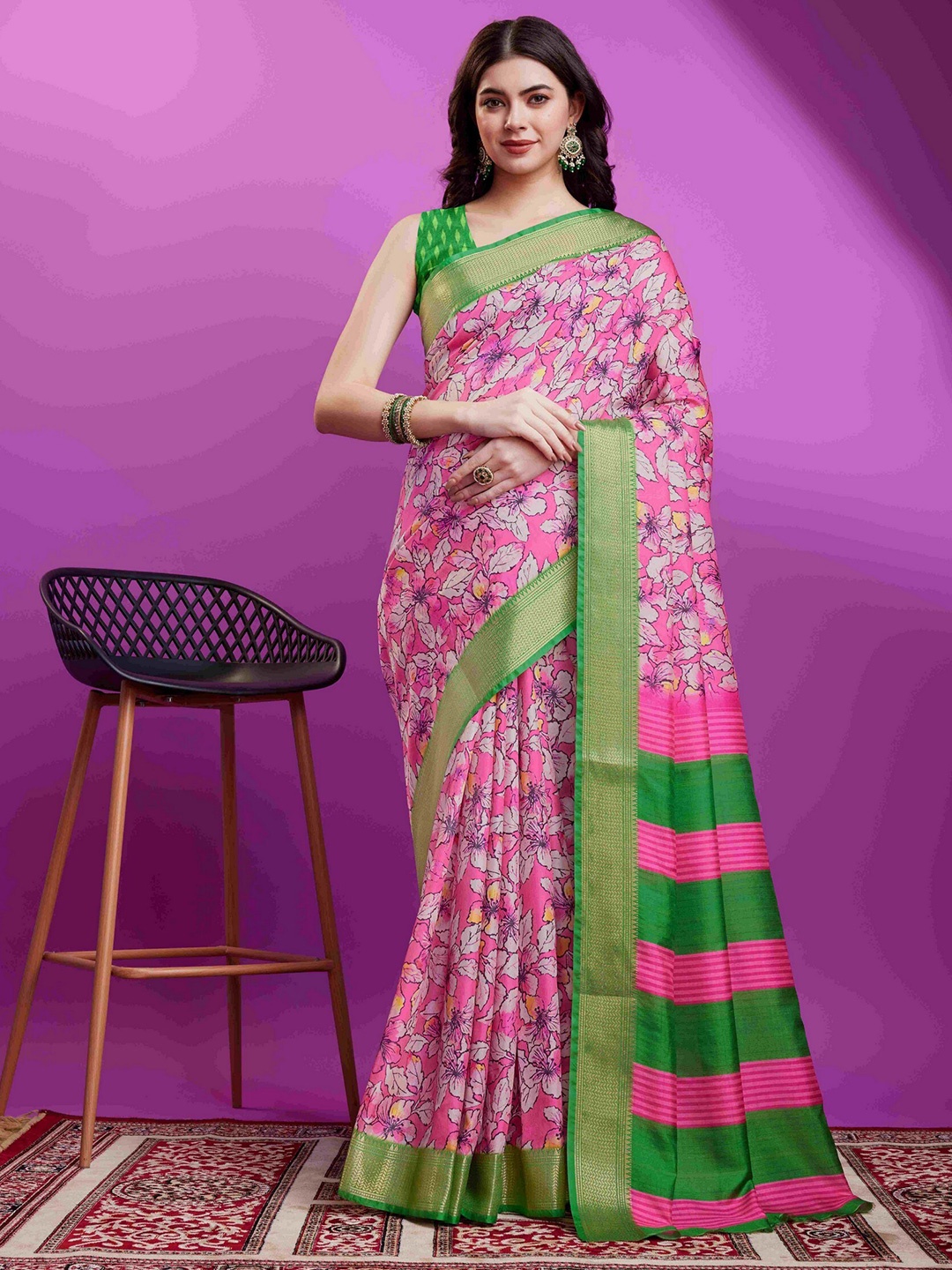 

ZILVIRA Floral Printed Zari Saree, Pink