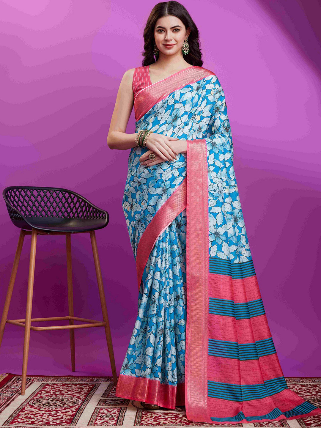 

ZILVIRA Floral Printed Zari Saree, Turquoise blue