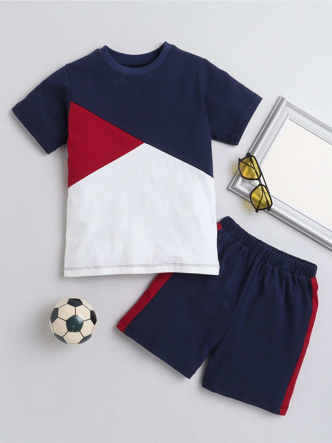 

Little Angels Boys Colourblocked T-shirt with Shorts, Navy blue