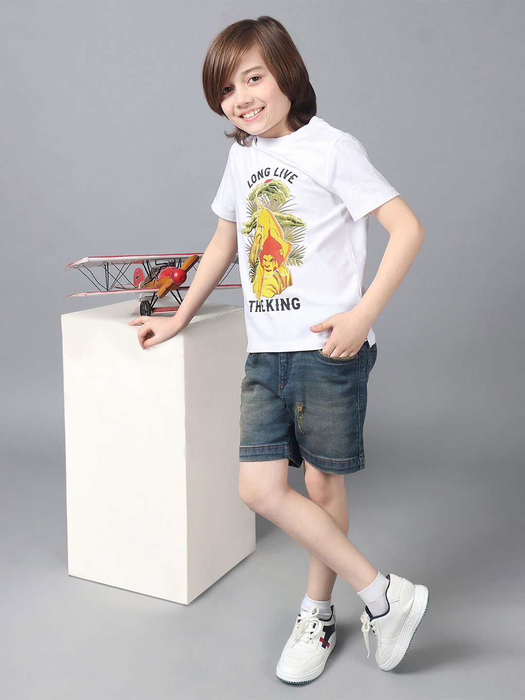 

One Friday Boys Typography Printed Cotton T-shirt, Off white