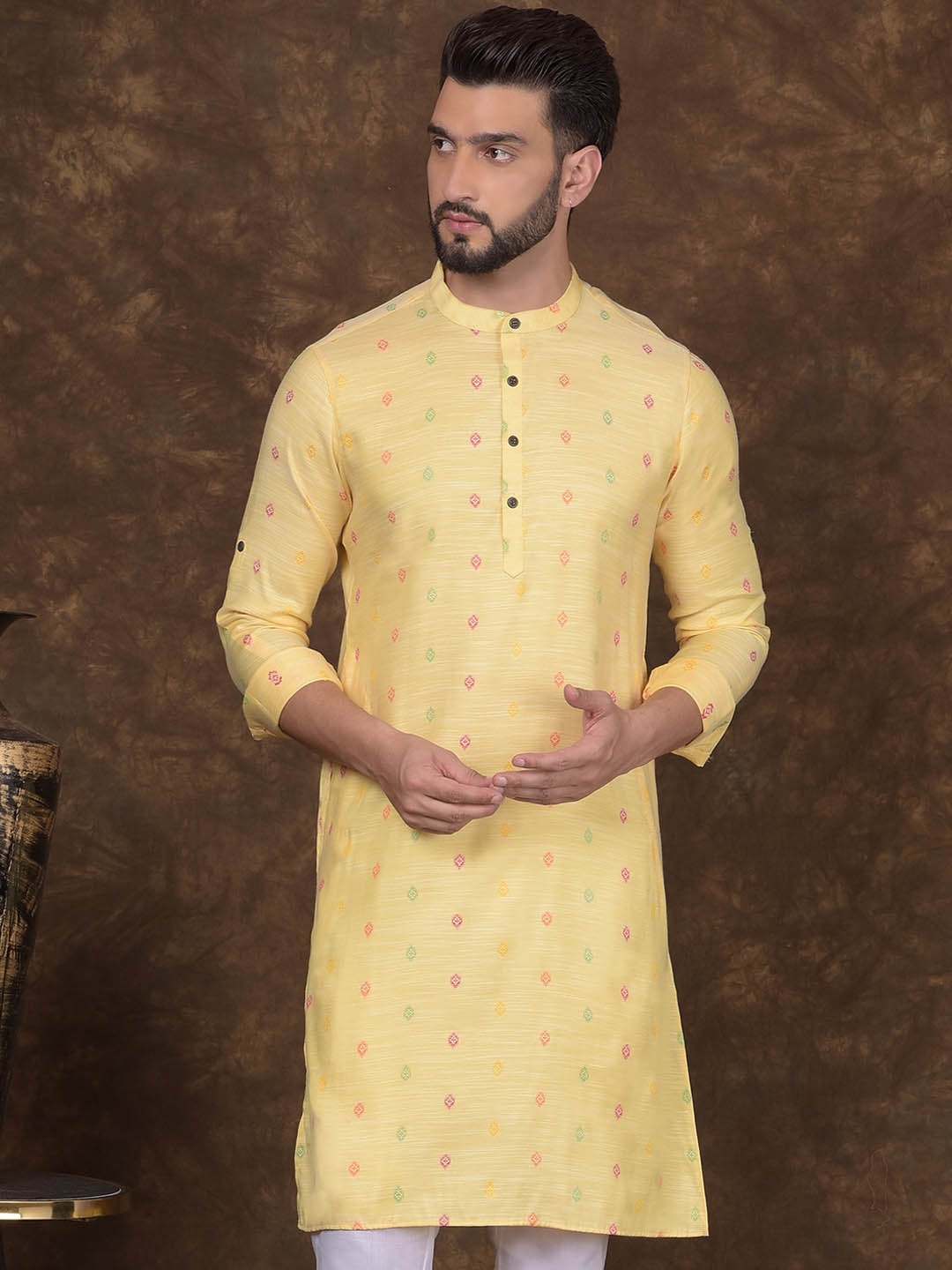 

DEYANN Woven Design Mandarin Collar Thread Work Straight Kurta, Yellow