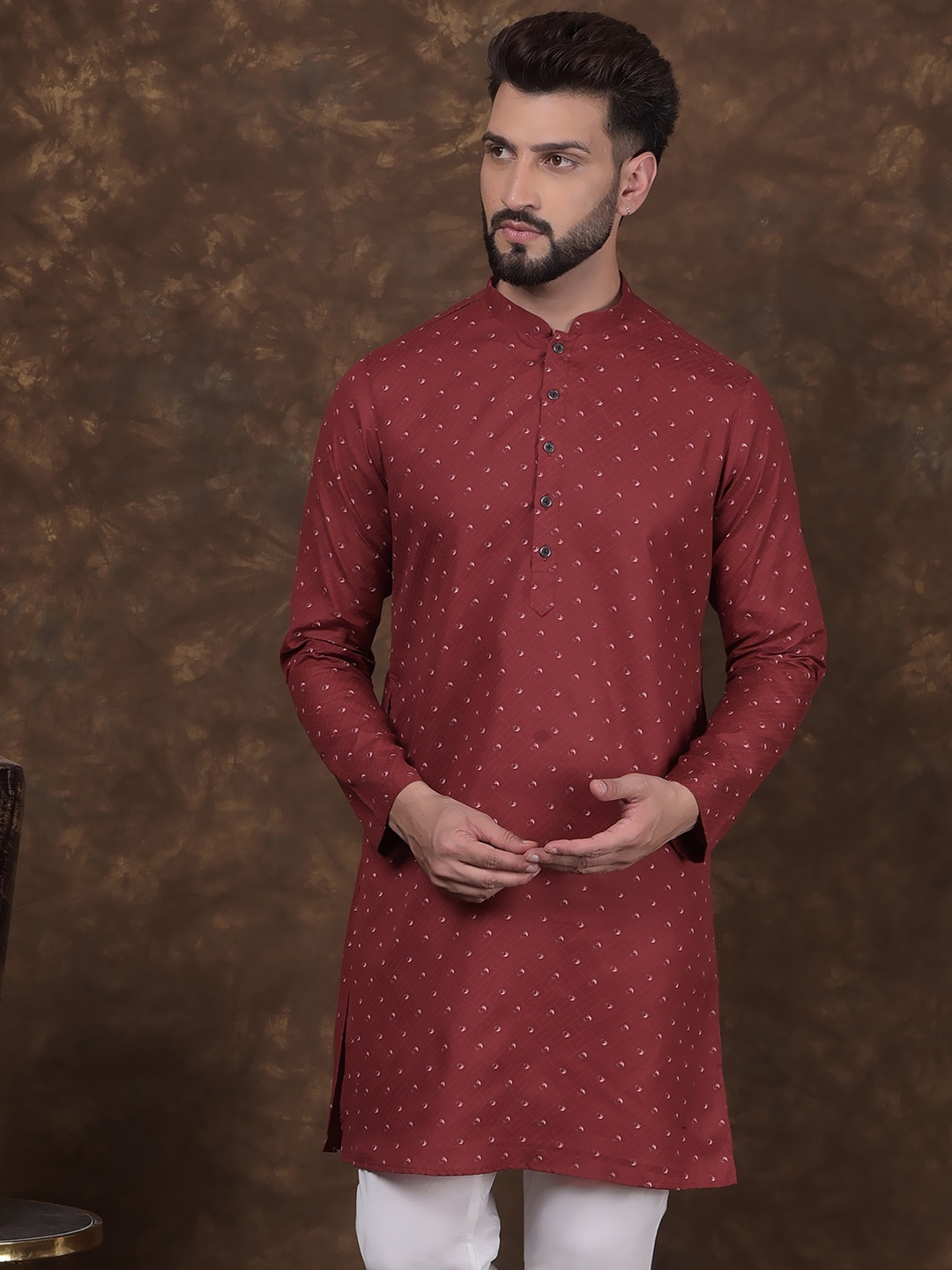 

DEYANN Floral Woven Design Mandarin Collar Straight Kurta, Maroon