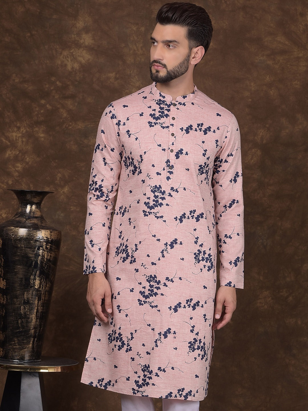 

DEYANN Floral Printed Mandarin Collar Thread Work Straight A-Line Kurta, Peach
