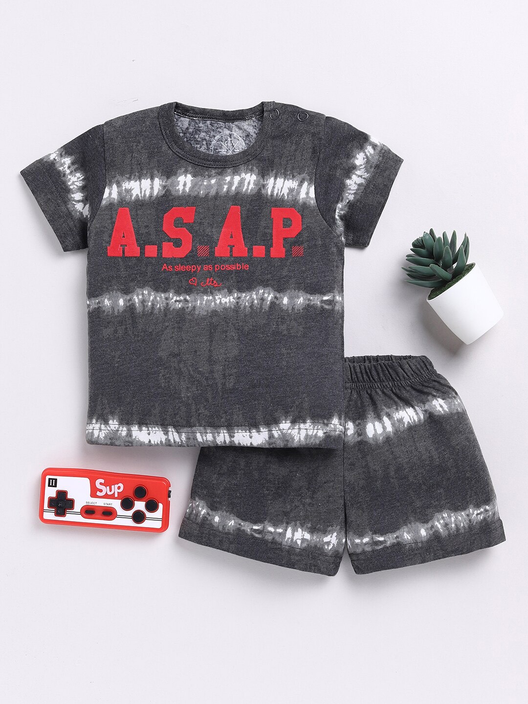 

Clt.s Kids Printed Pure Cotton Night suit, Black