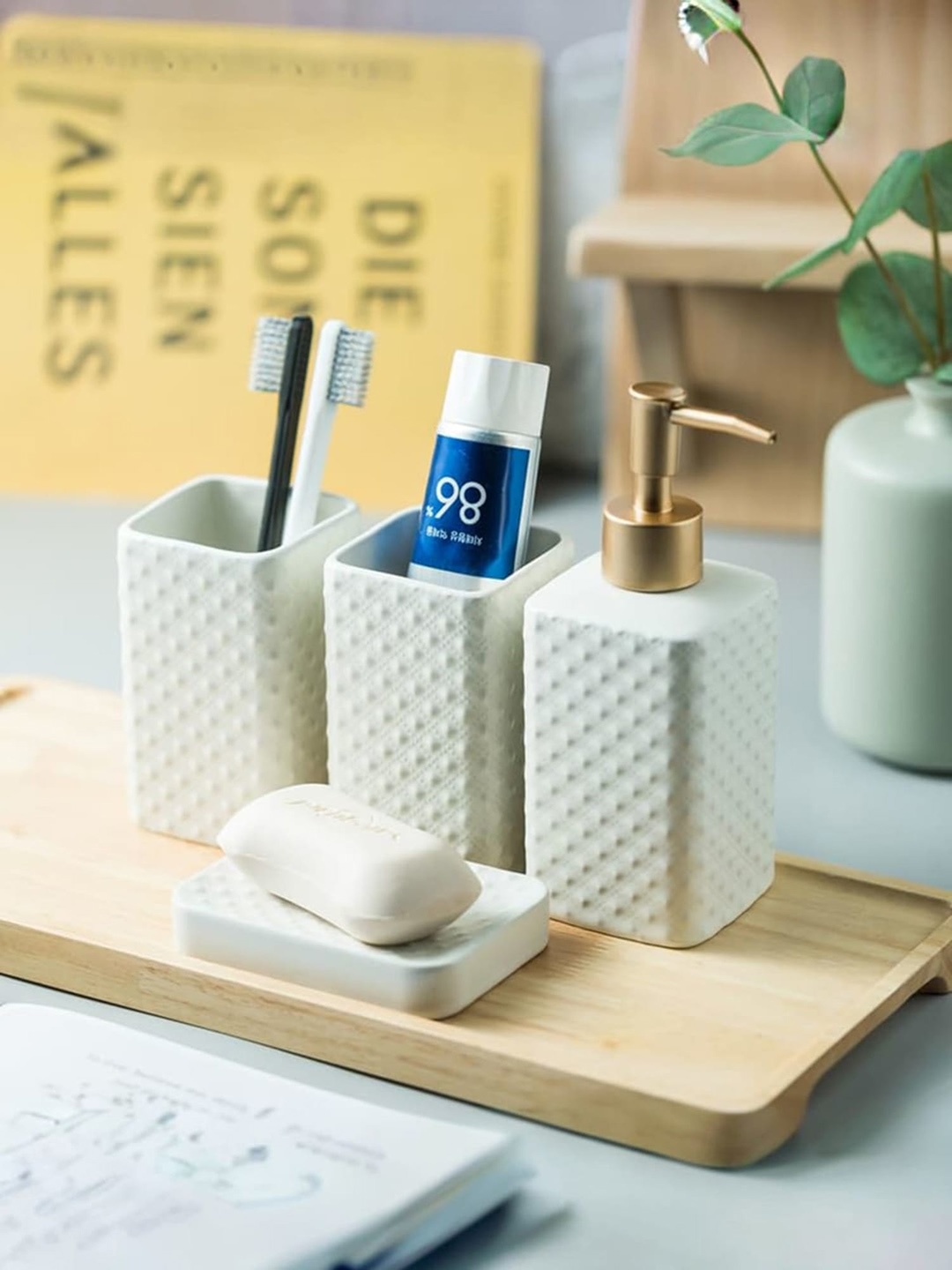 

UMAI White 4 Pieces Textured Ceramic Bathroom Accessories