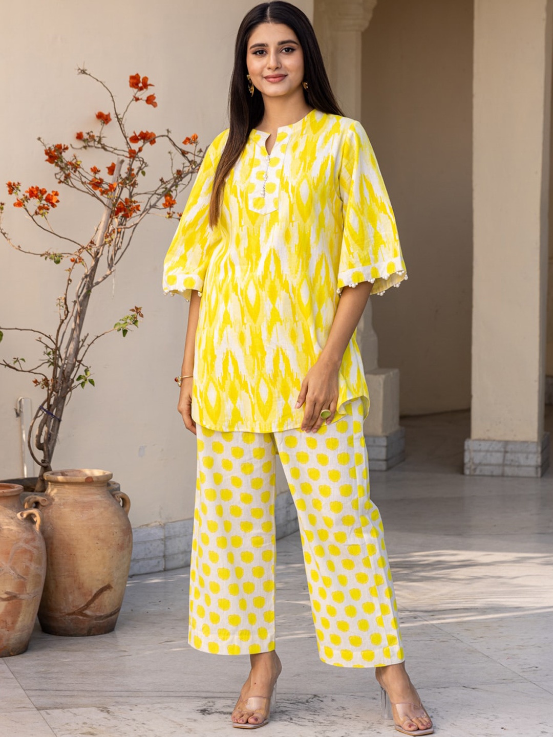 

Ambraee Printed Top With Trousers, Yellow