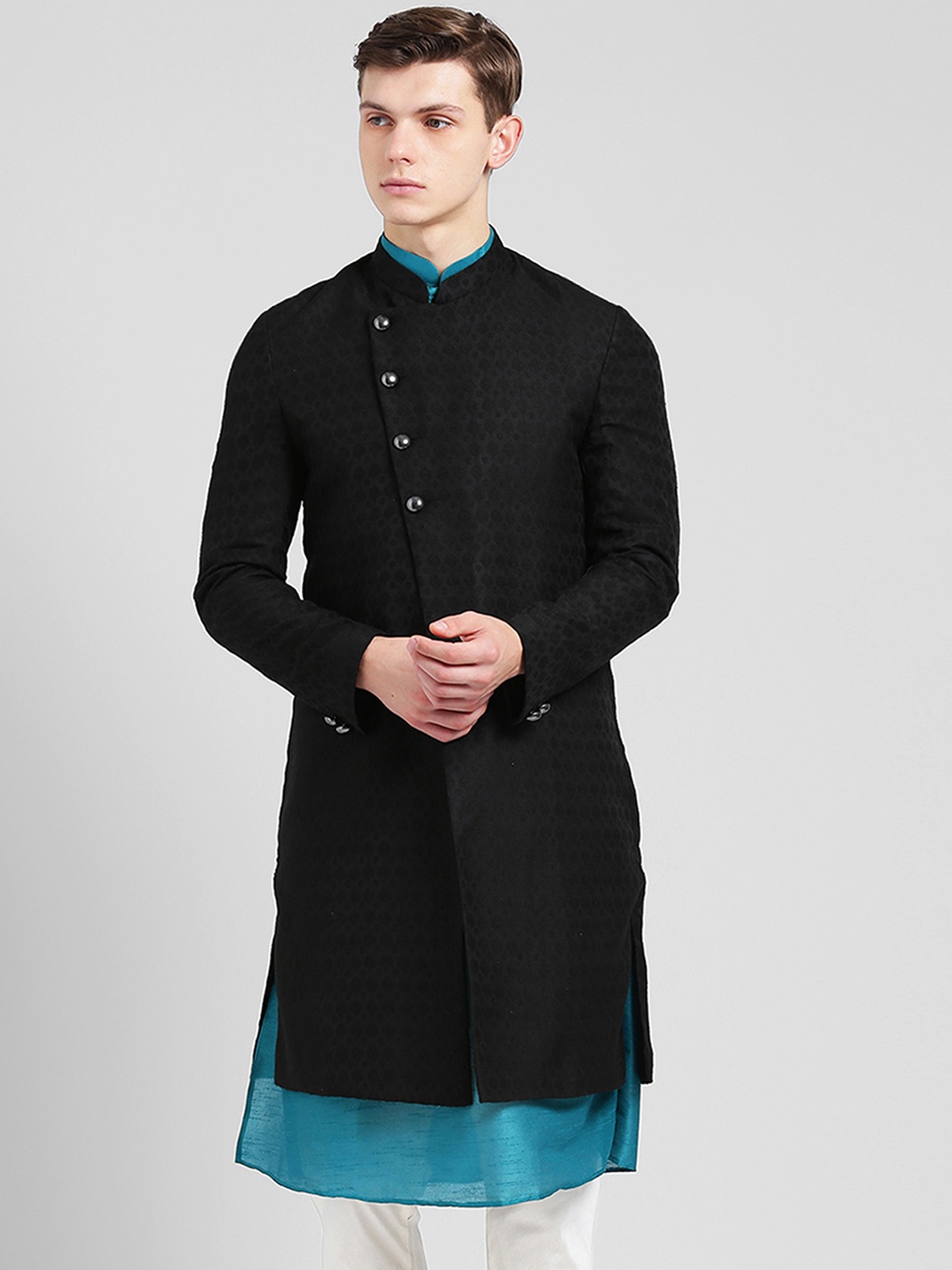 

KISAH Men Floral Embroidered Mandarin Collar Indowestern Sherwani, Black