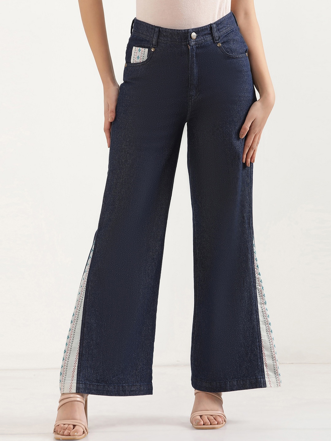 

elleven Women Mid-Rise Straight Fit Trousers, Blue