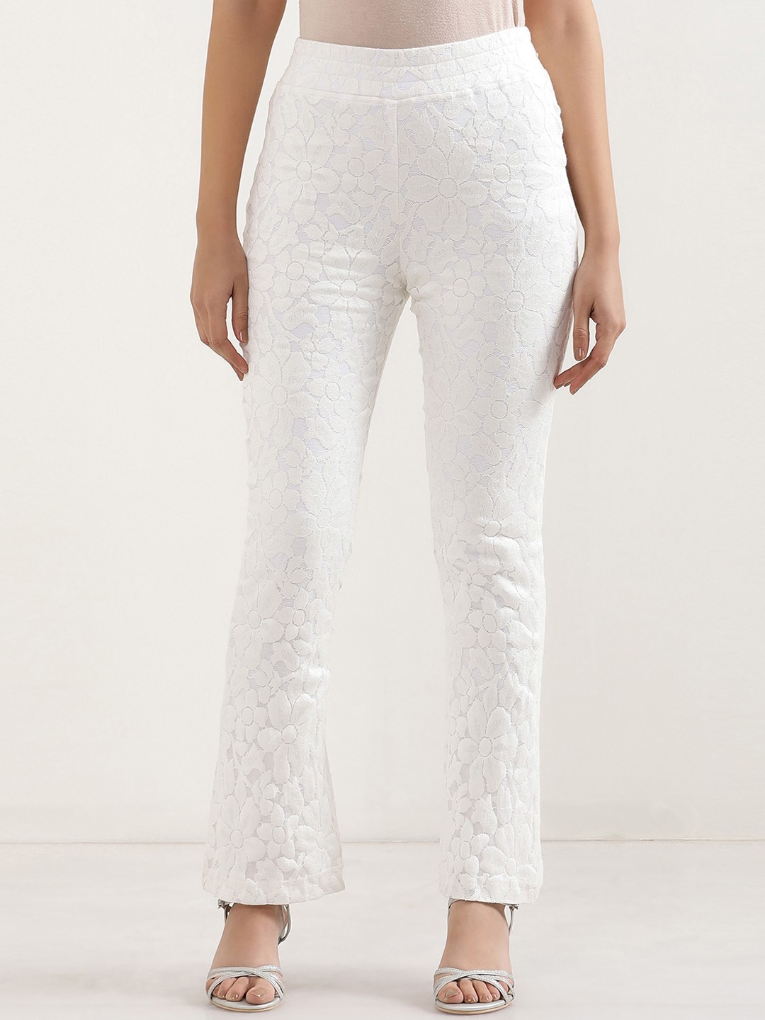 

elleven Women Skinny Fit Floral Self Design Trousers, White