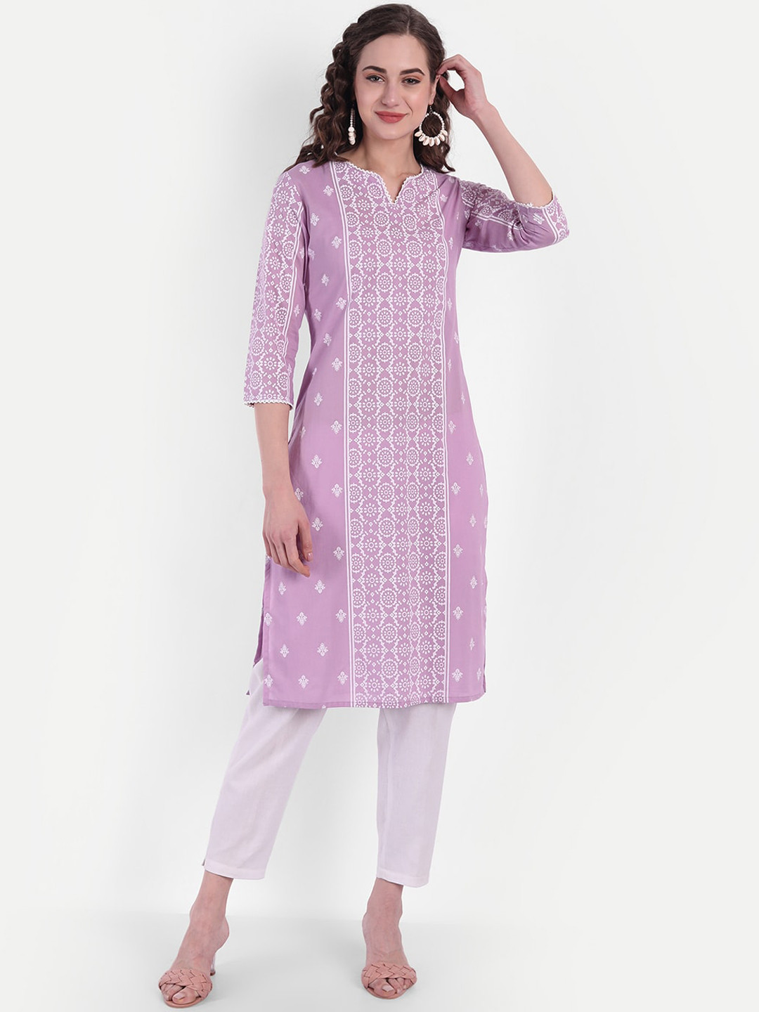 

SUTI Geometric Printed Thread Work Notched Neck Three-Quarter Sleeves Straight Kurta, Lavender