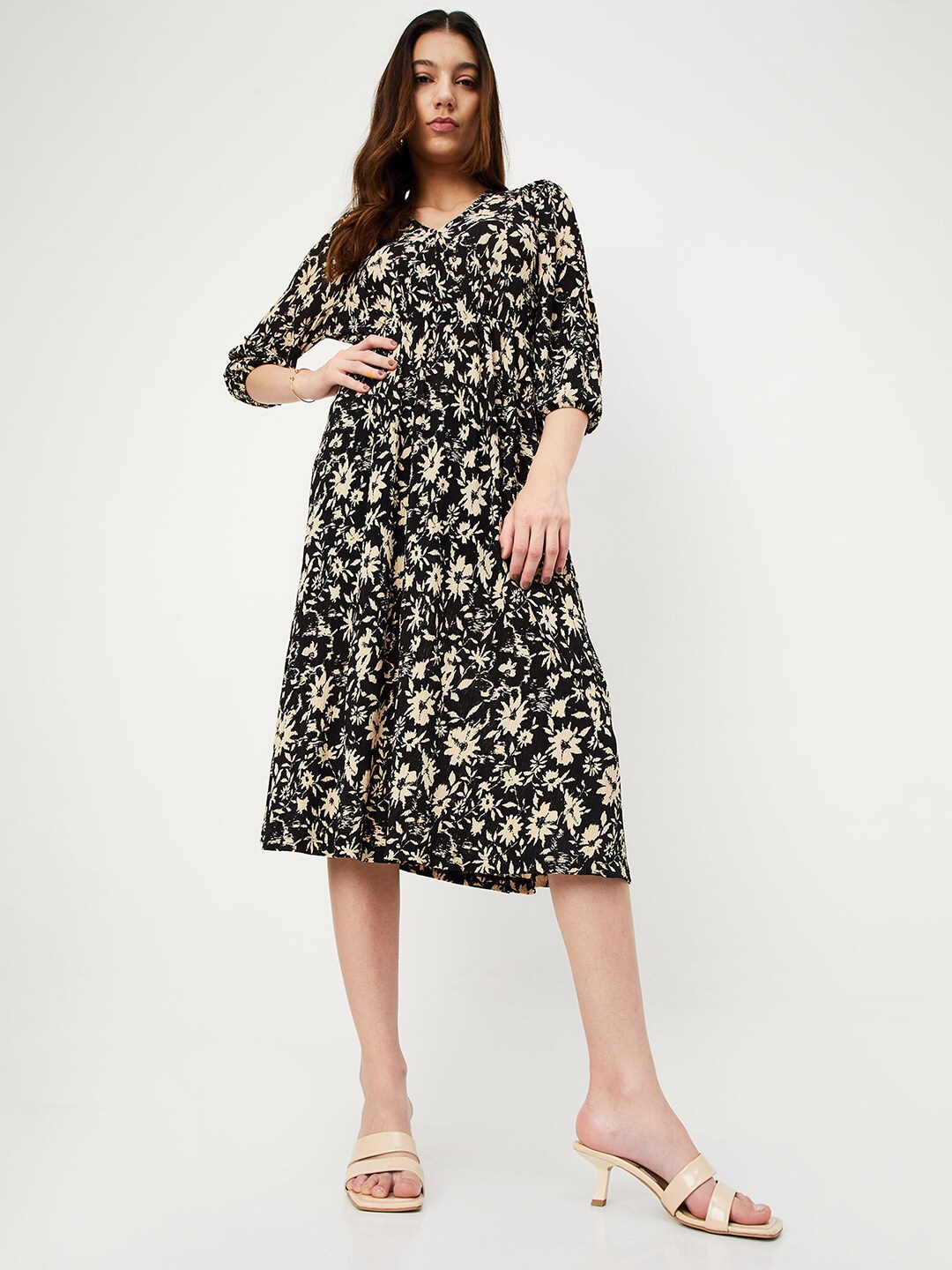 

max Floral Print V-Neck Puff Sleeve Midi A-Line Dress, Black