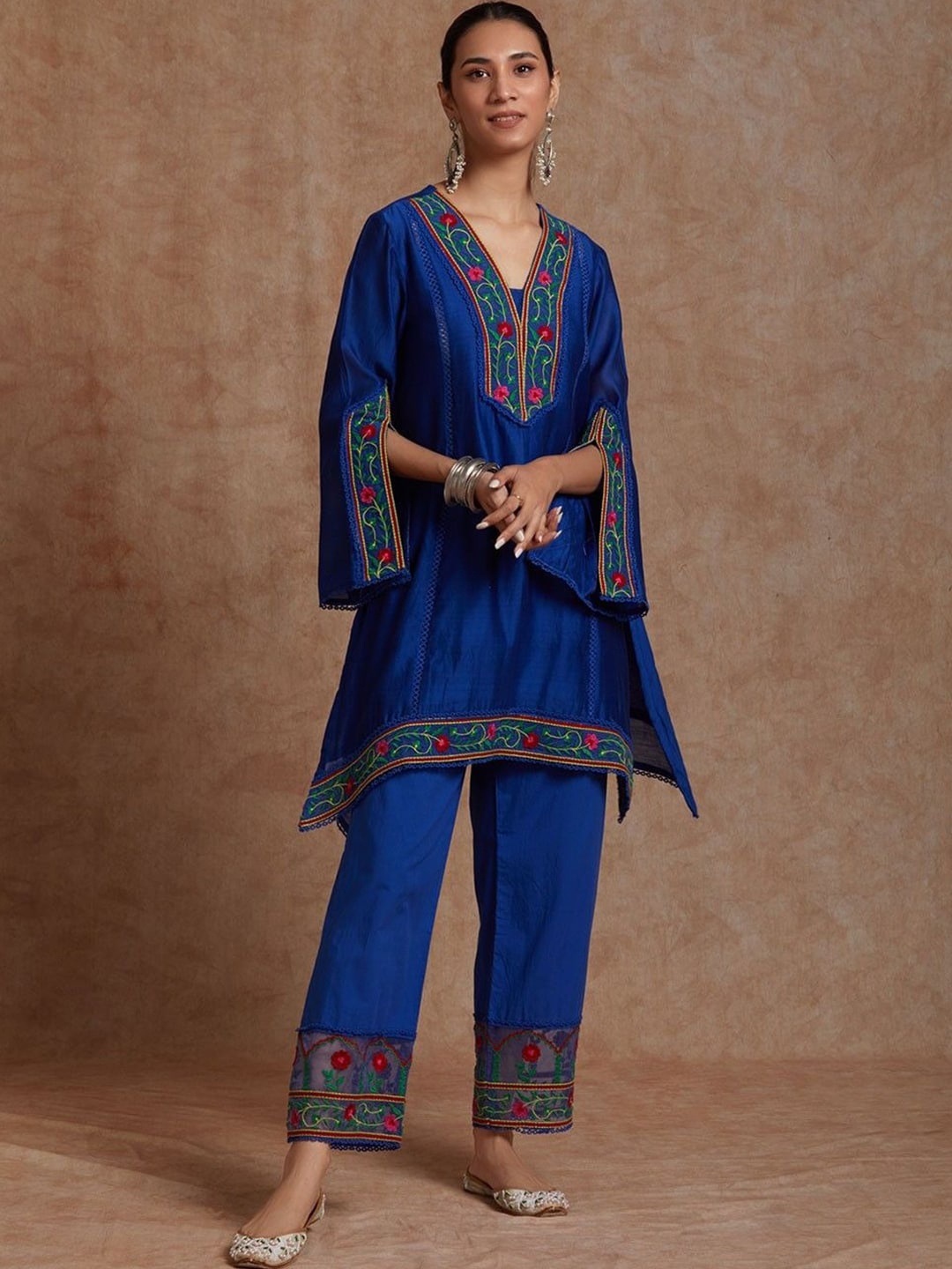 

KALINI Floral Embroidered Regular Thread Work Kurta with Trousers & Dupatta, Blue