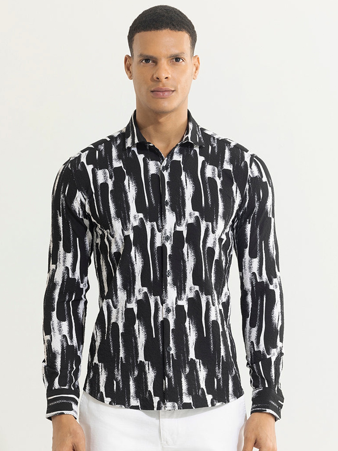 

Snitch Black Classic Slim Fit Abstract Printed Casual Shirt