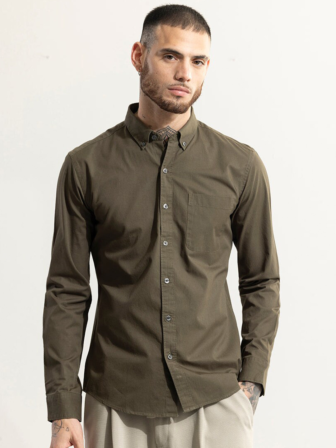 

Snitch Olive Classic Slim Fit Opaque Cotton Casual Shirt