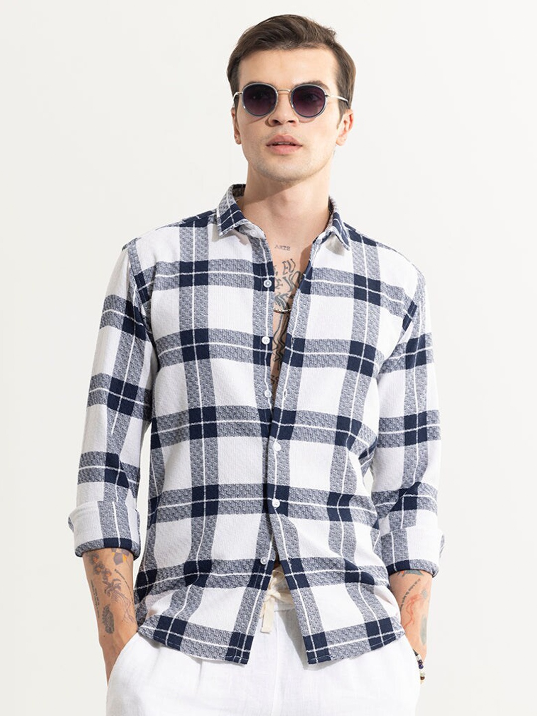 

Snitch White Classic Slim Fit Opaque Windowpane Checked Cotton Casual Shirt