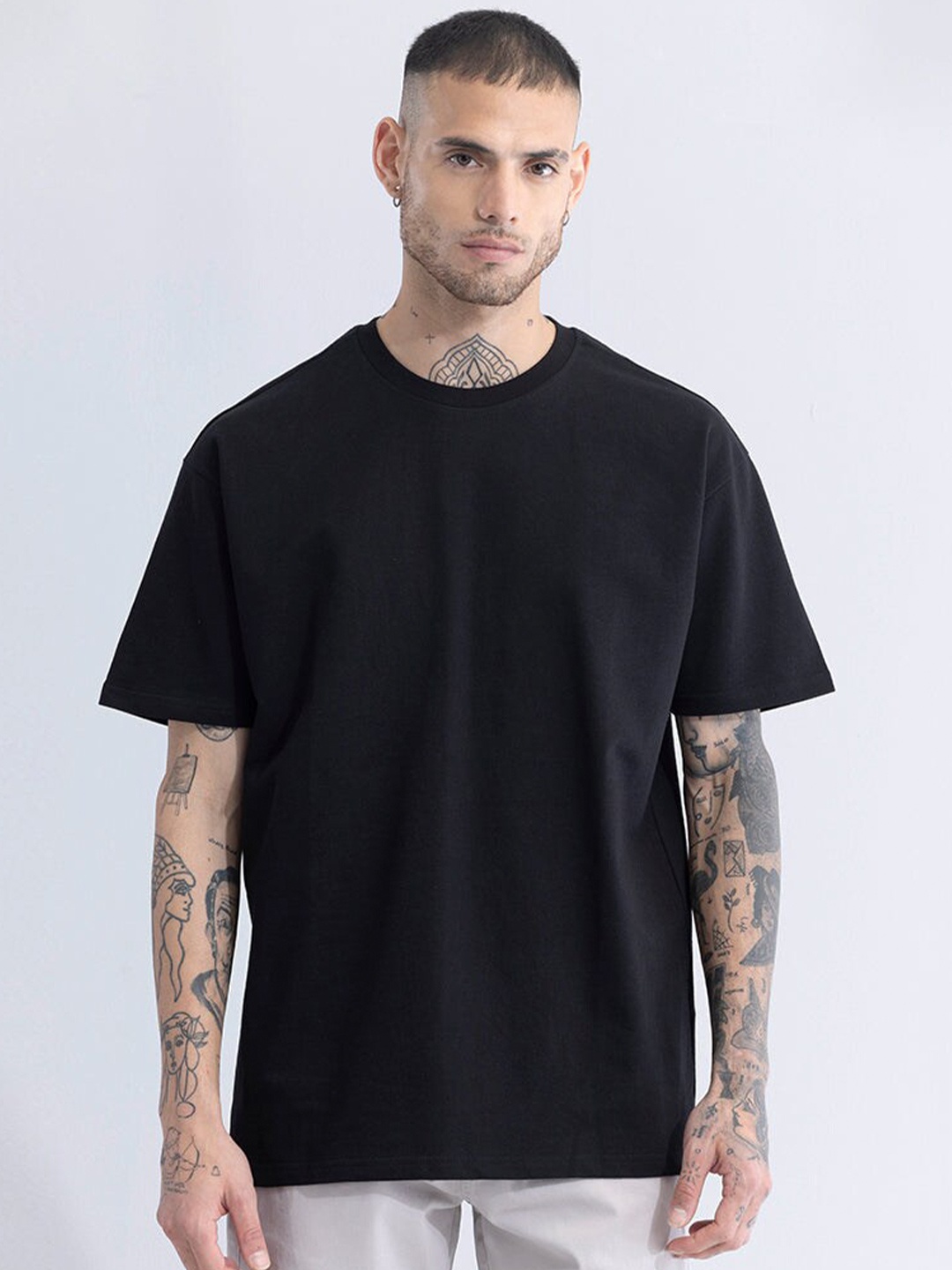 

Snitch Black Drop Shoulder Sleeves Cotton Oversized Casual T-shirt