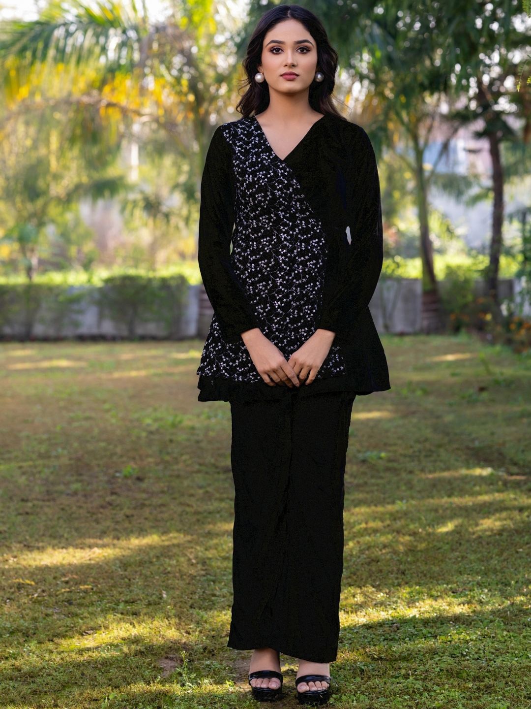 

HOUSE OF JAMOTI Embroidered V-Neck Pure Silk Top with Mid-Rise Trousers, Black