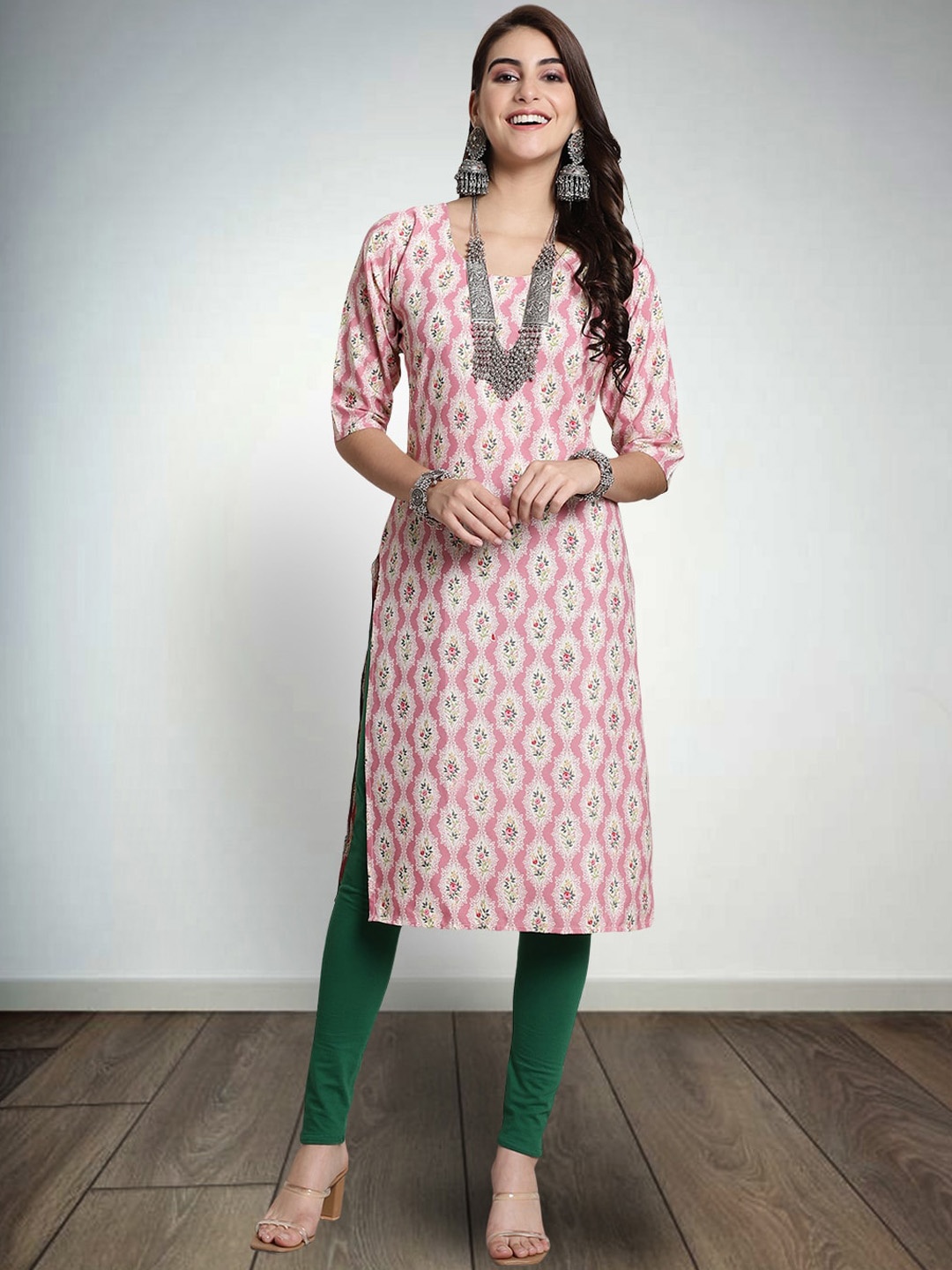 

7Threads Ethnic Motifs Printed Pure Crepe Straight Kurta, Peach