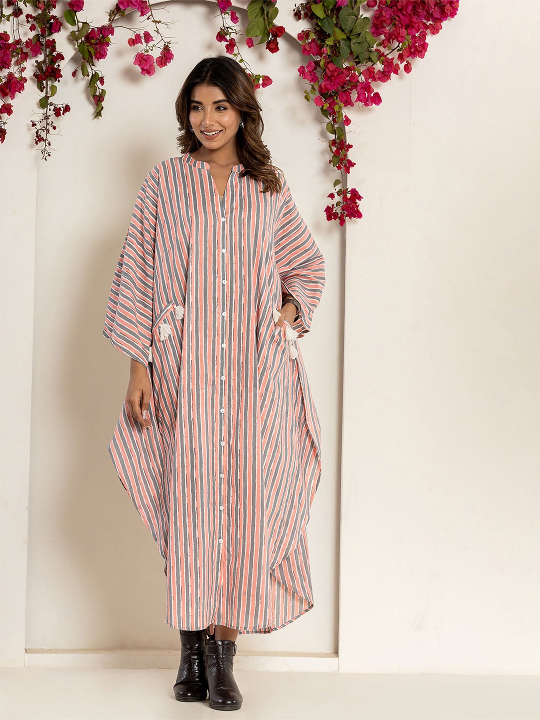 

FEATHERS CLOSET Striped Mandarin Collar Kimono Sleeves Pure Cotton Kaftan Maxi Dress, White