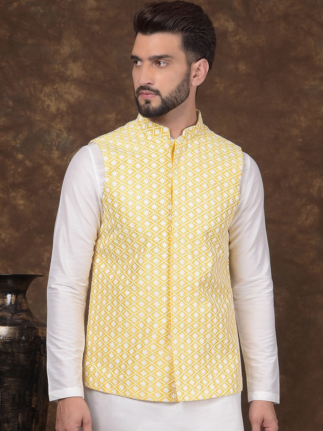 

DEYANN Embroidered Nehru Jacket, Yellow