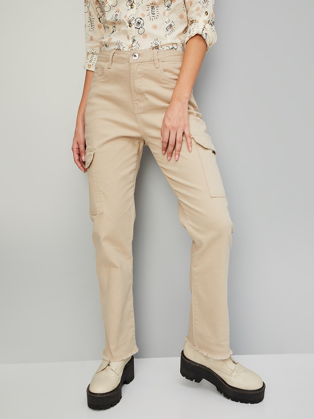 

max Women Cargos Trousers, Beige