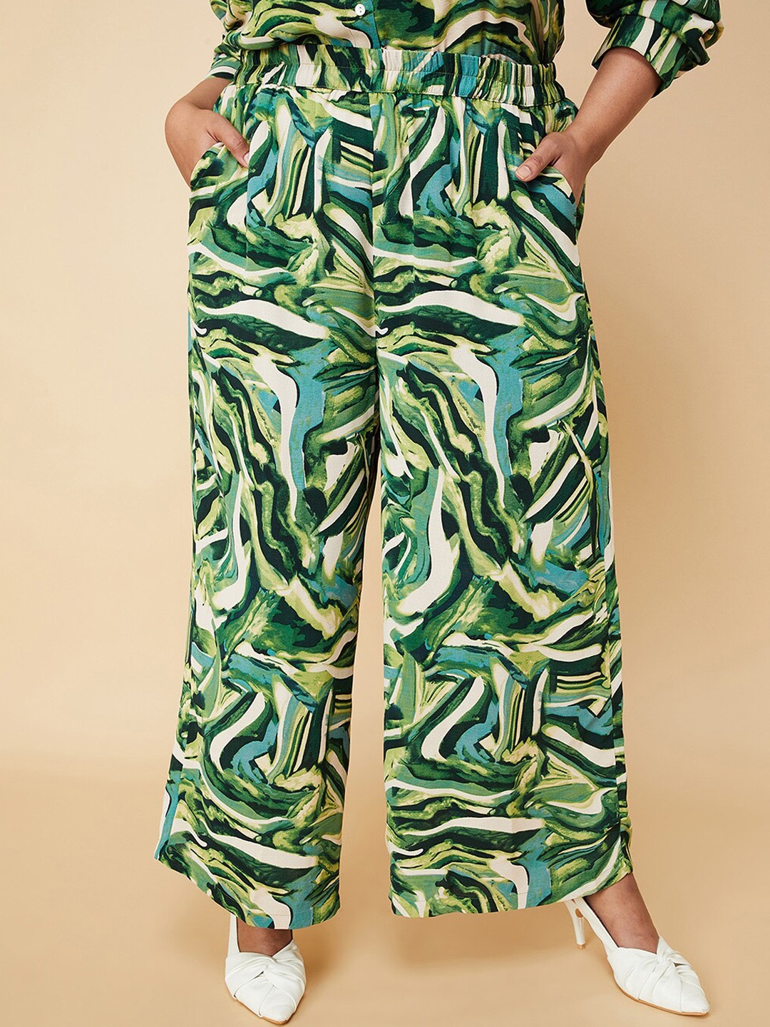 

max Women Floral Printed Wide-Legged Trousers, Green