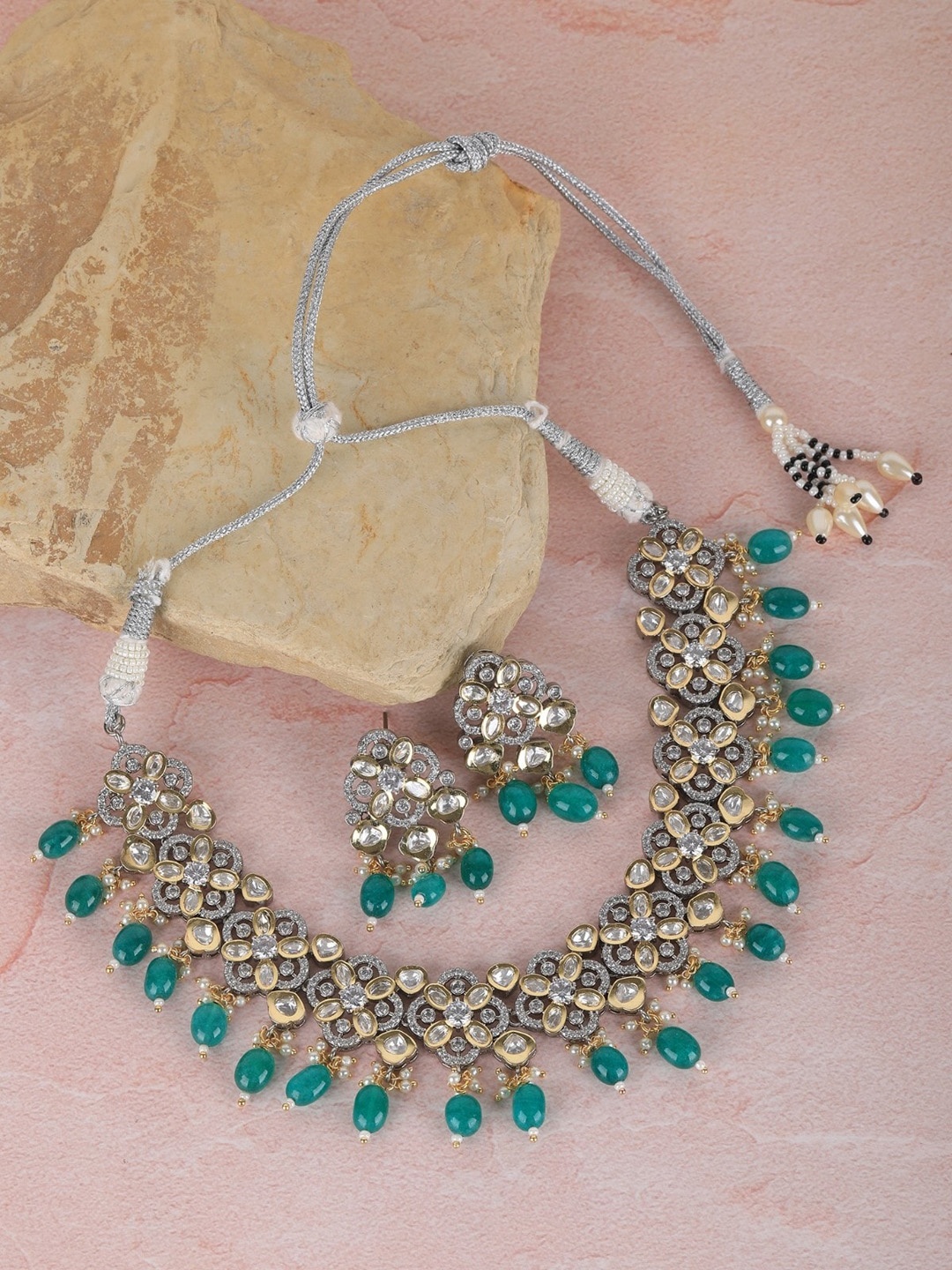 

AURAA TRENDS Gold-Plated Artificial Stones & Beads Studded Necklace & Earrings Set, Green