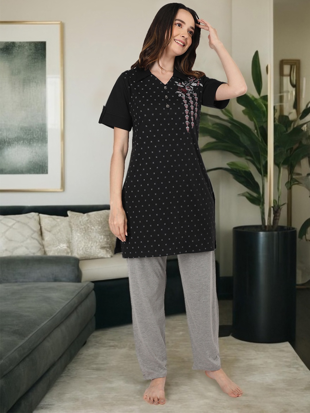 

Duchess Floral Printed Embroidered Night suit, Black