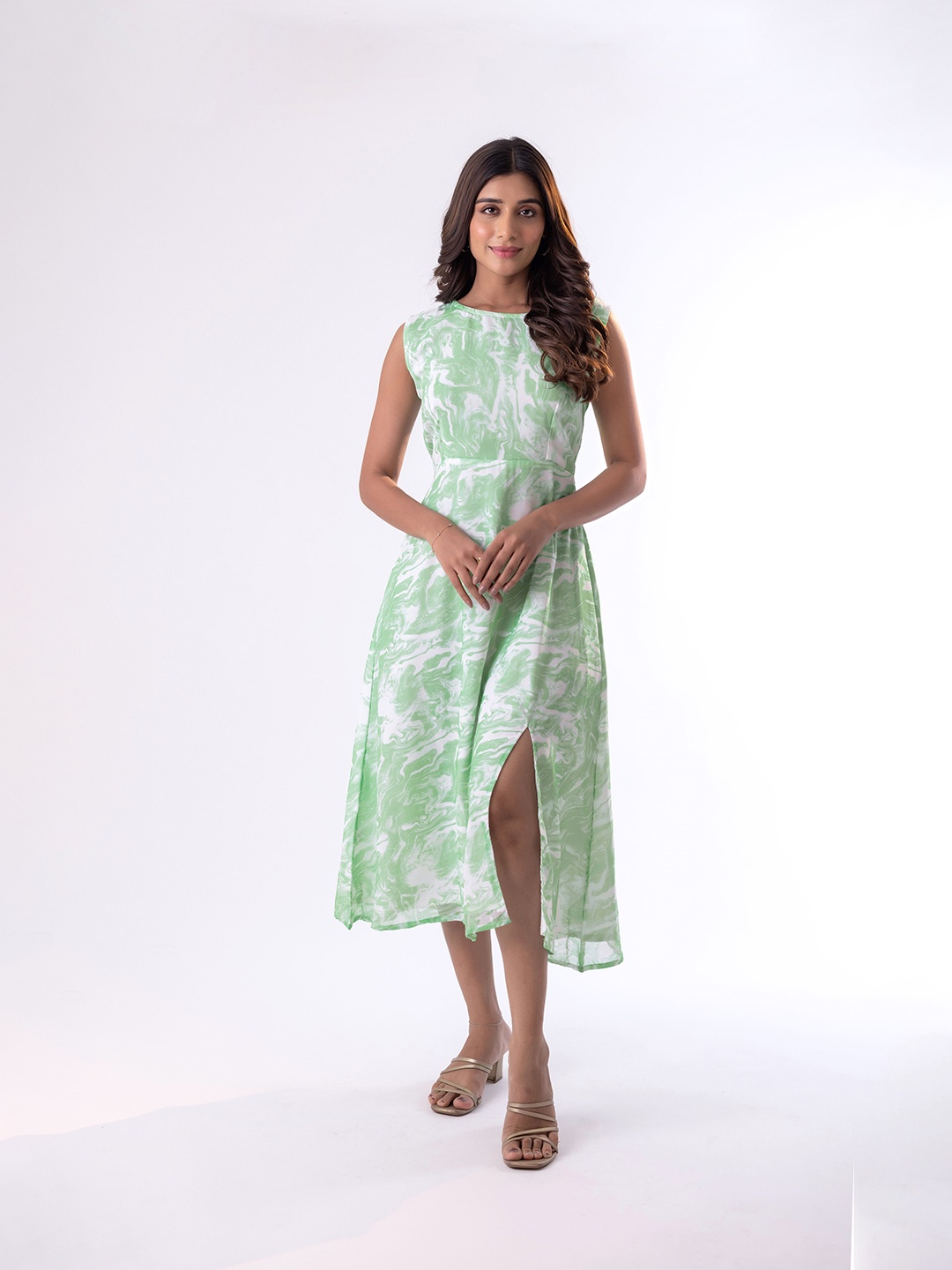 

mrutbaa Women Floral Print Chiffon A-Line Midi Dress, Green