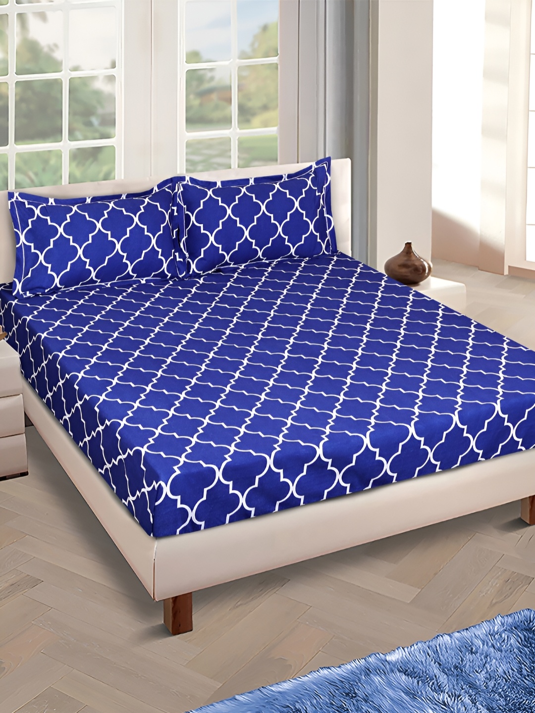 

Aura Blue Geometric 160 TC Queen Microfiber Bedsheet With 2 Pillow Covers