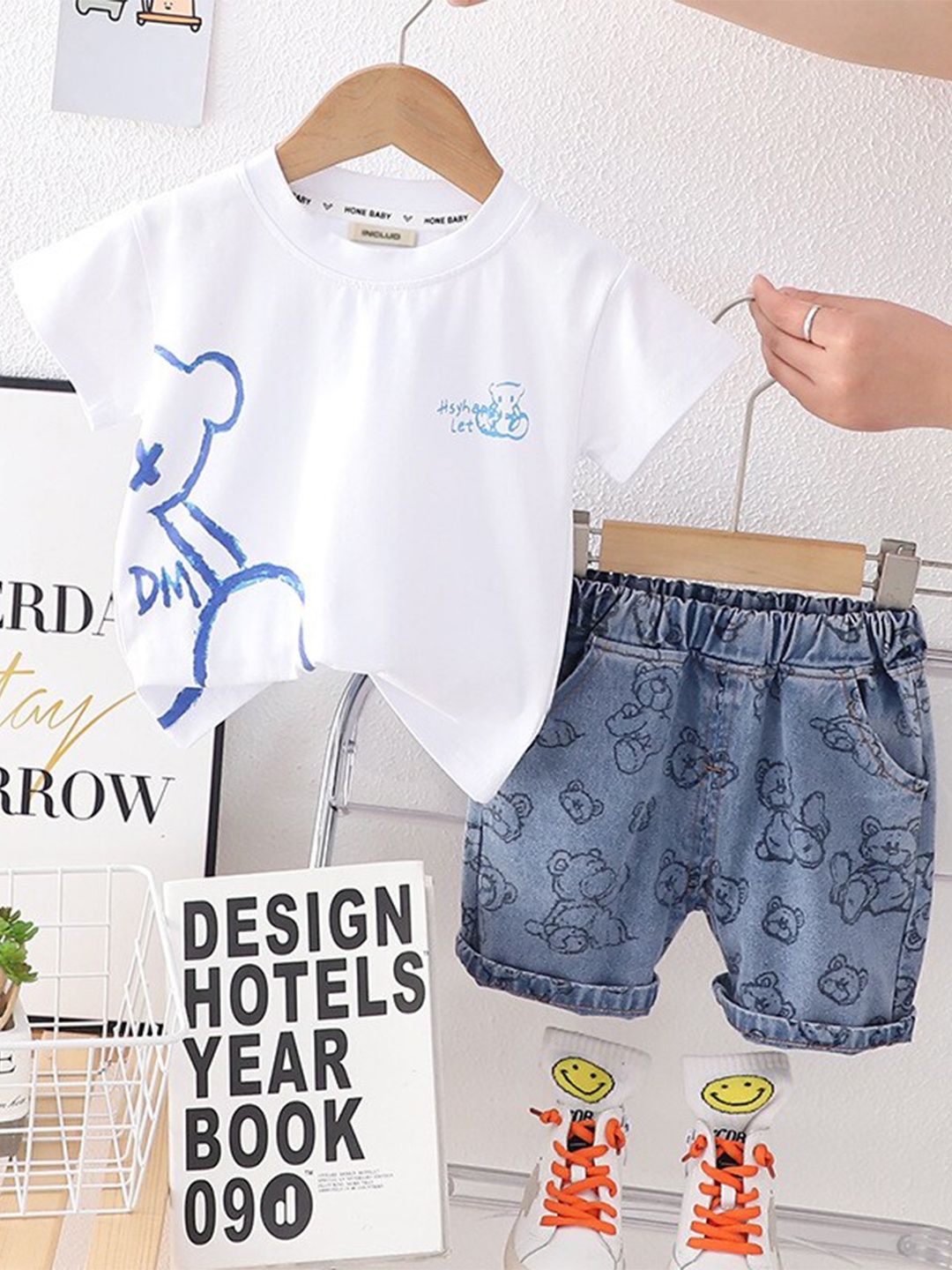 

INCLUD Boys Printed T-shirt with Shorts, White