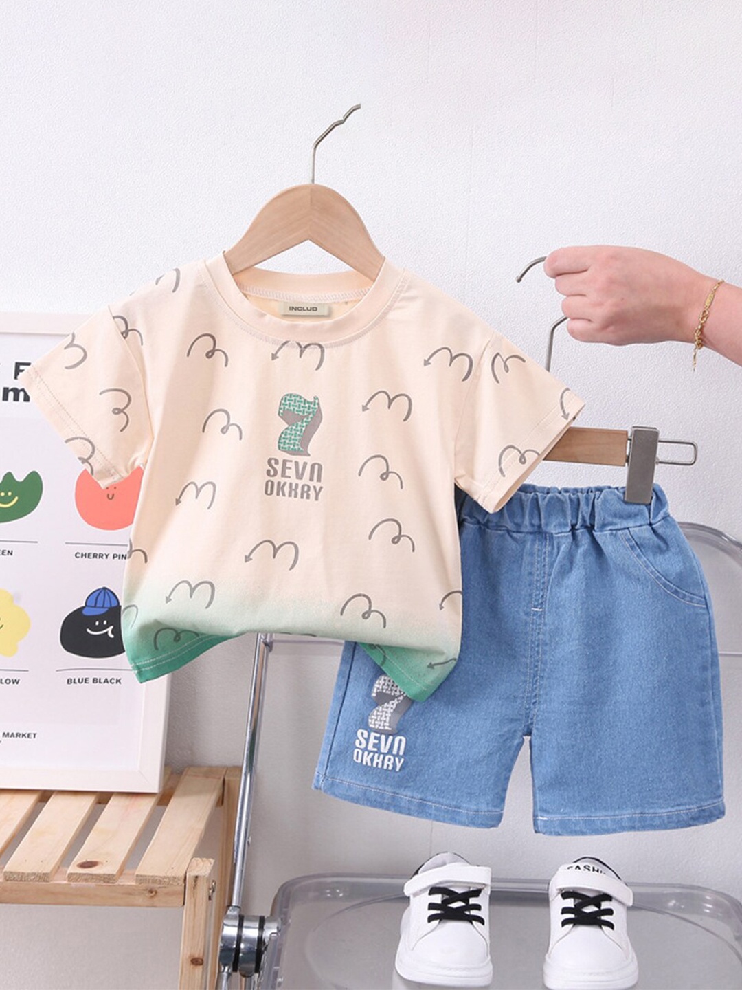 

INCLUD Boys Printed T-shirt with Shorts, Peach