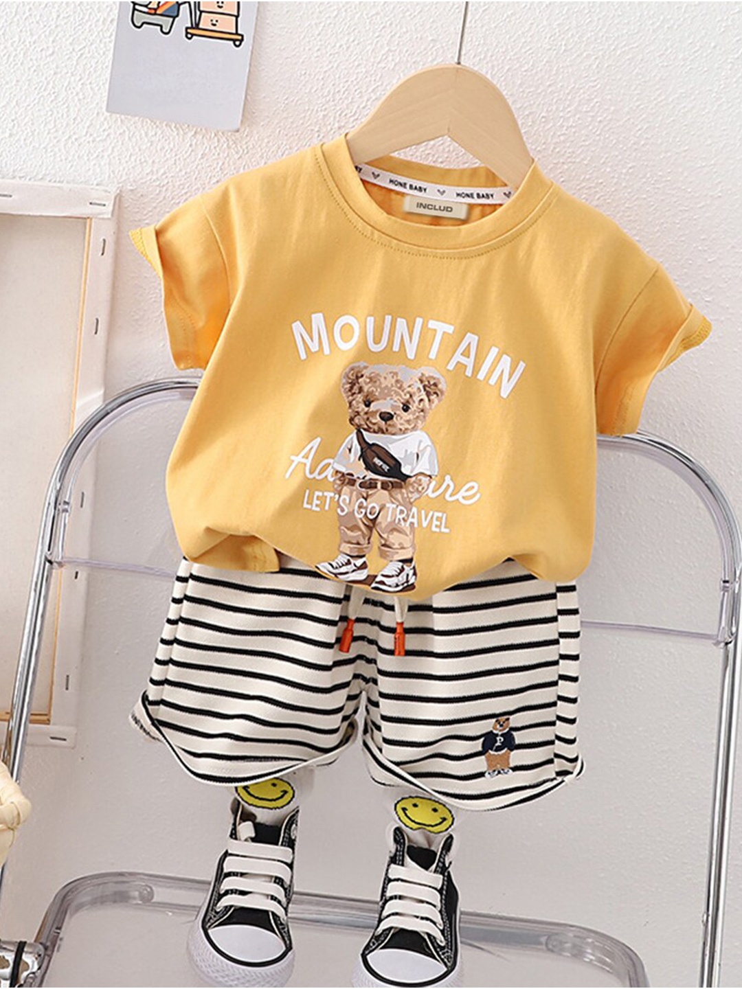 

INCLUD Boys Graphic Printed Cotton T-shirt With Shorts, Yellow