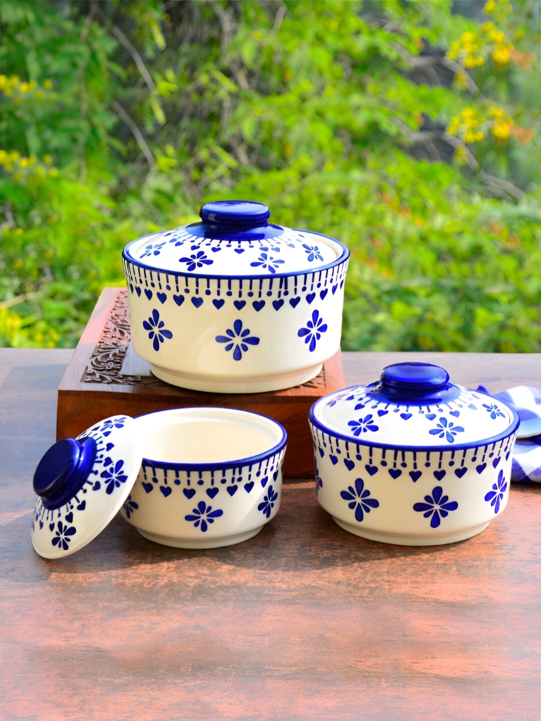 

StyleMyWay Blue & White 3 Pieces Printed Ceramic Microwave Safe Serving Casseroles