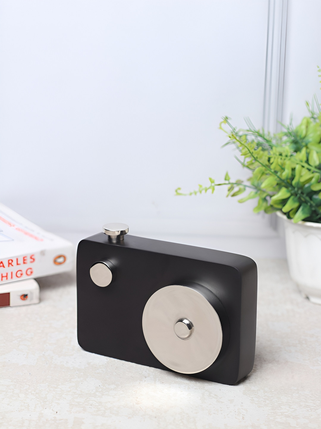 

Decor de Maison Black Large Vintage Shutter Charm Figurine Metal Showpiece