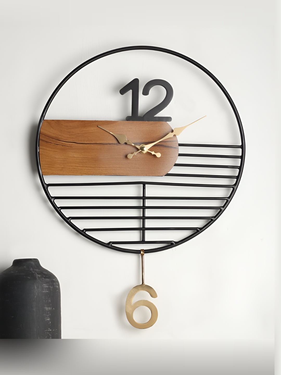 Decor de Maison Black & Brown Round Contemporary Wall Clock