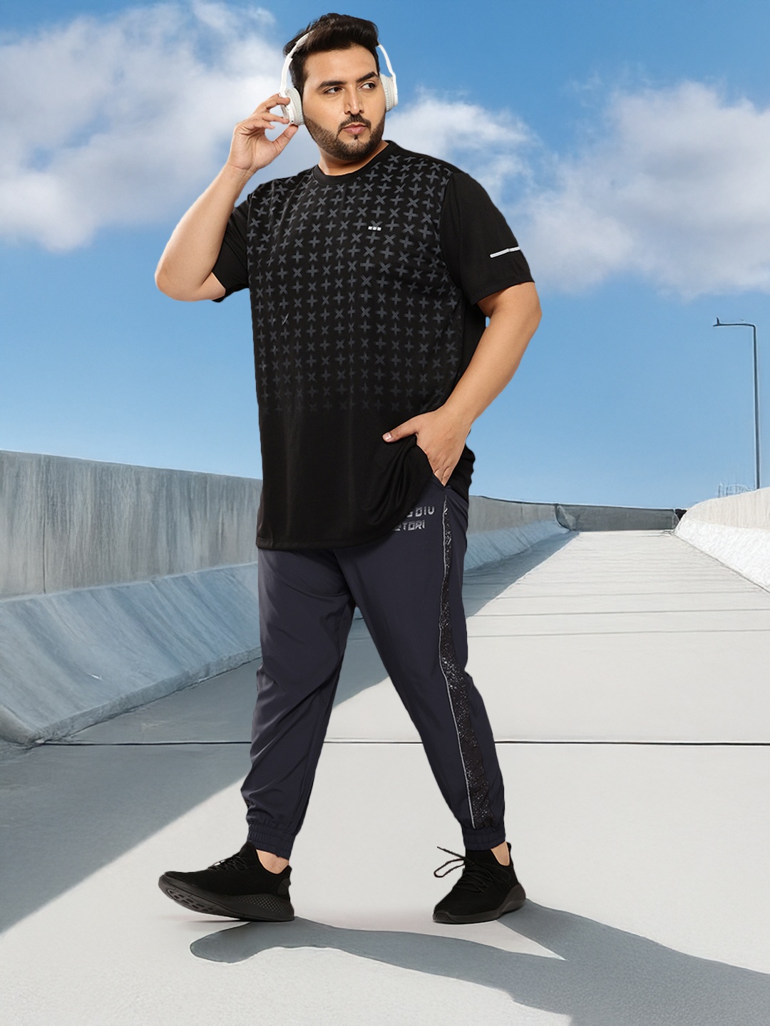 

Sztori Men Plus Size Relaxed Fit Joggers, Grey