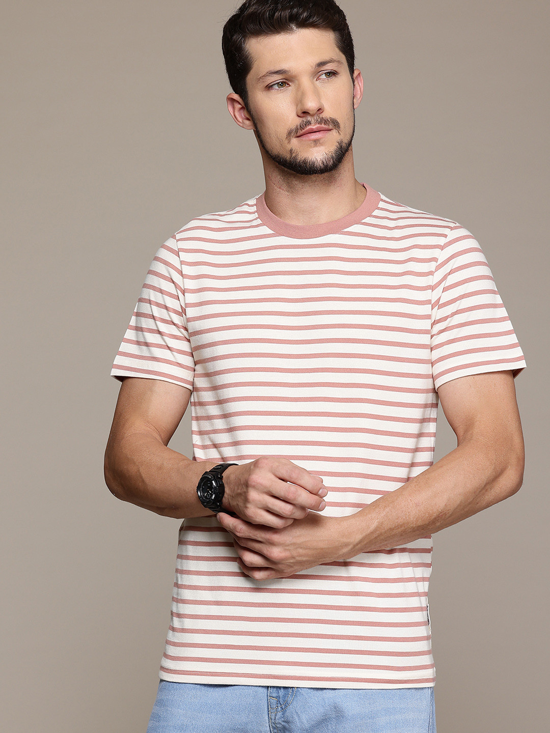 

The Roadster Lifestyle Co. Men Striped T-shirt, Cream