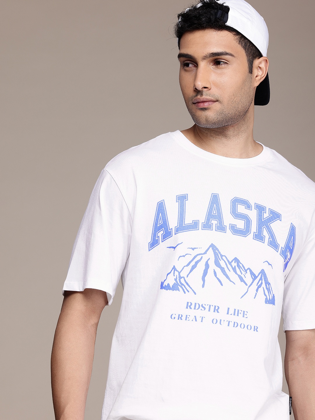 

The Roadster Life Co. Printed Drop-Shoulder Sleeves Relaxed Fit Pure Cotton T-shirt, White