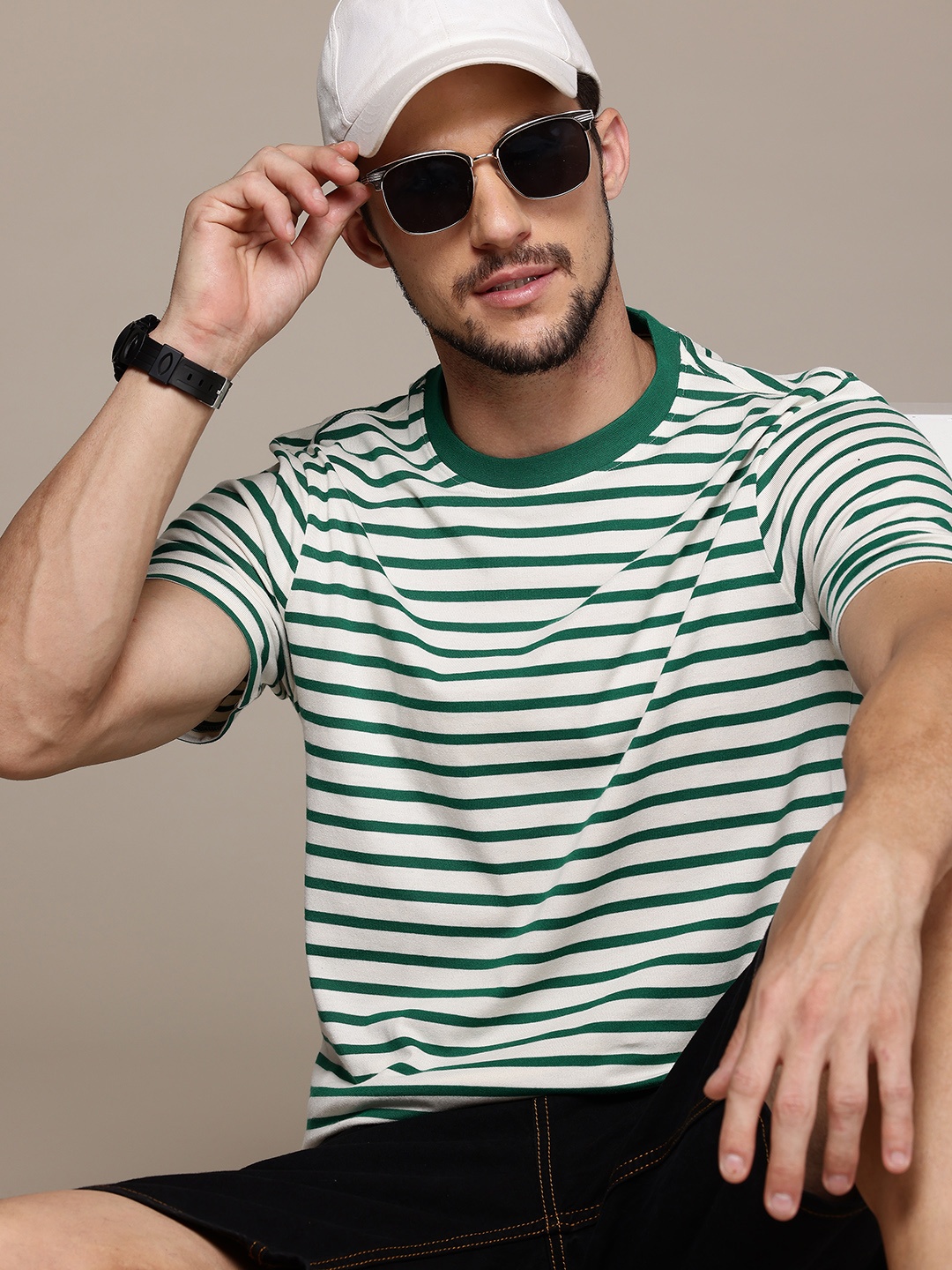 

The Roadster Lifestyle Co. Men Striped T-shirt, Cream